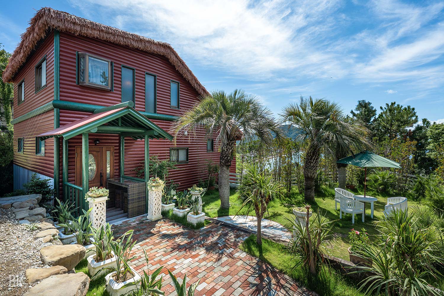 Ubud House
■ Resort Cottage ■