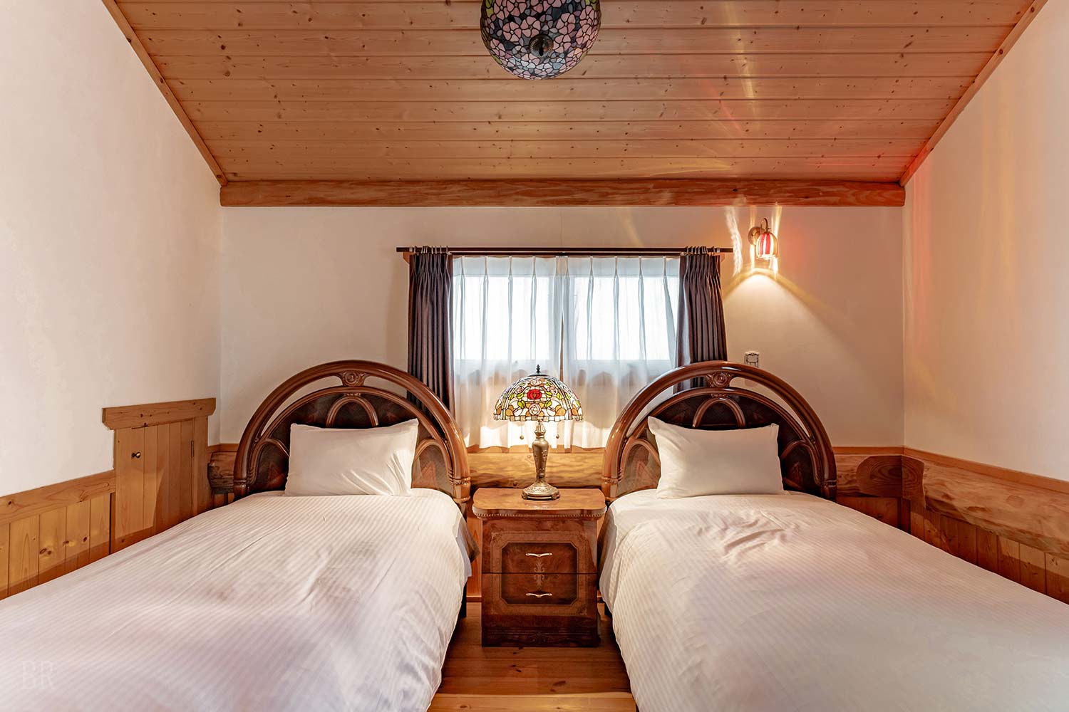 Vis-à-Vis
■ Suite Cottage 豪華套房小木屋 ■