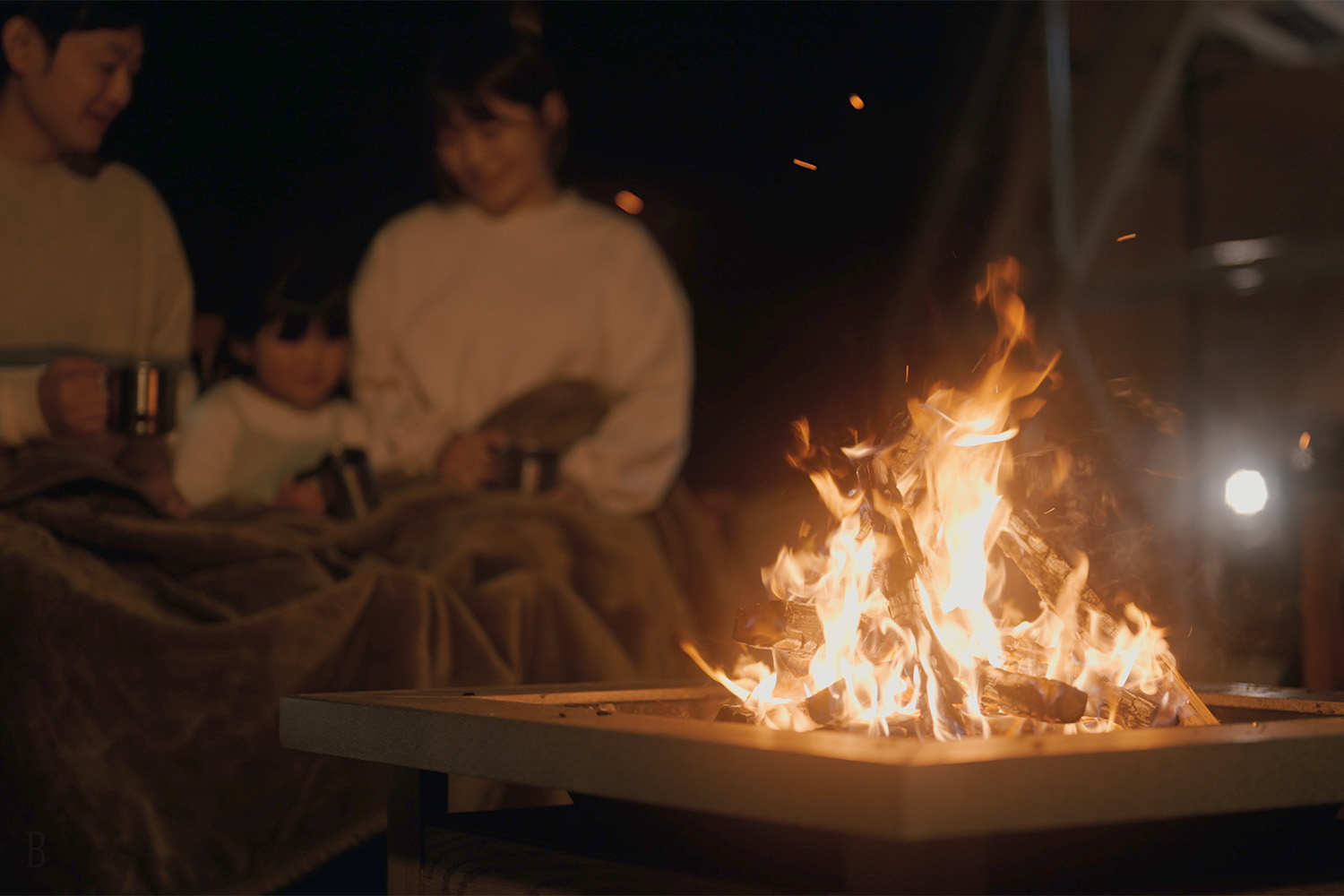 在營火火光中療癒身心